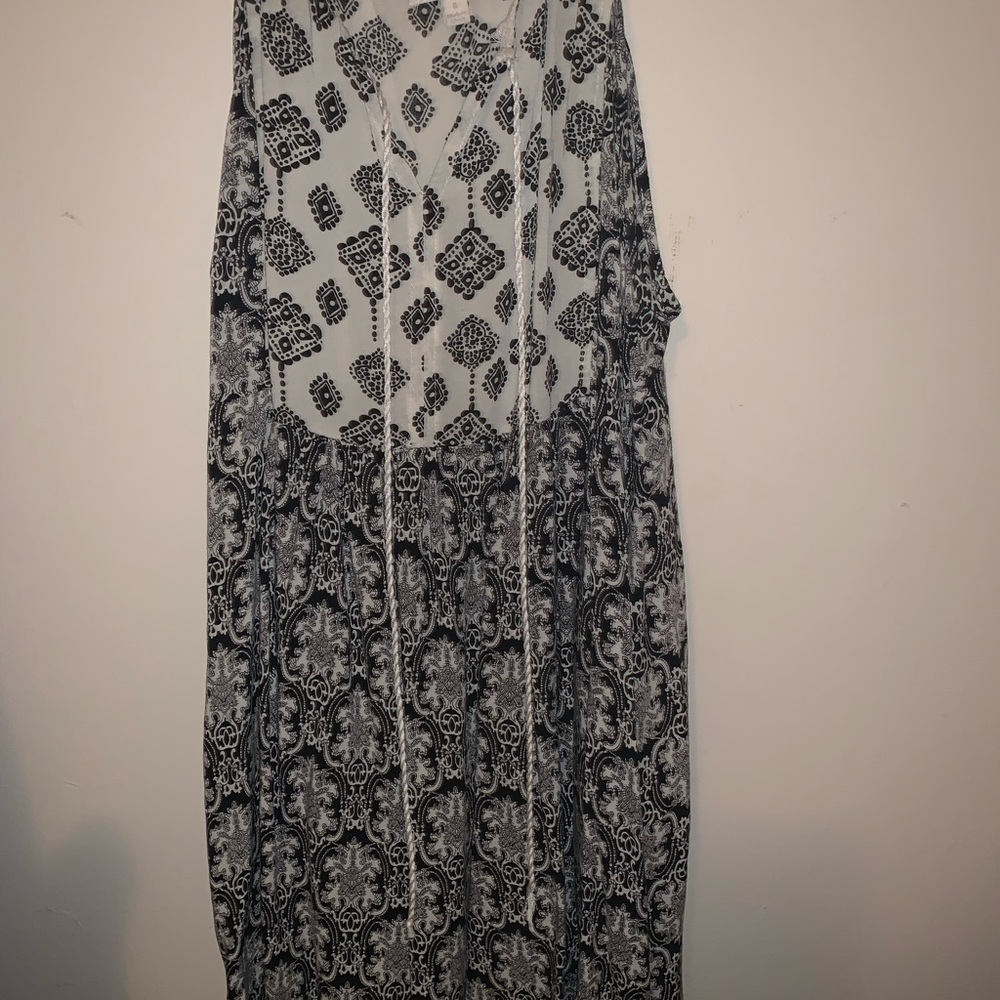 Black and white lace up dress
